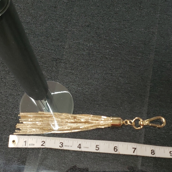 Bag Charm gold tassel / key chain. - Picture 5 of 5